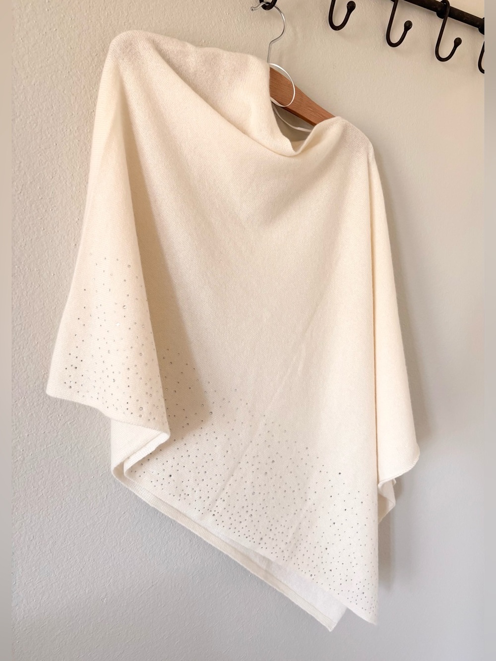 Like New Rachel Zoe 100% Cashmere Rhinestone Embellished Poncho Wrap - Ivory / O